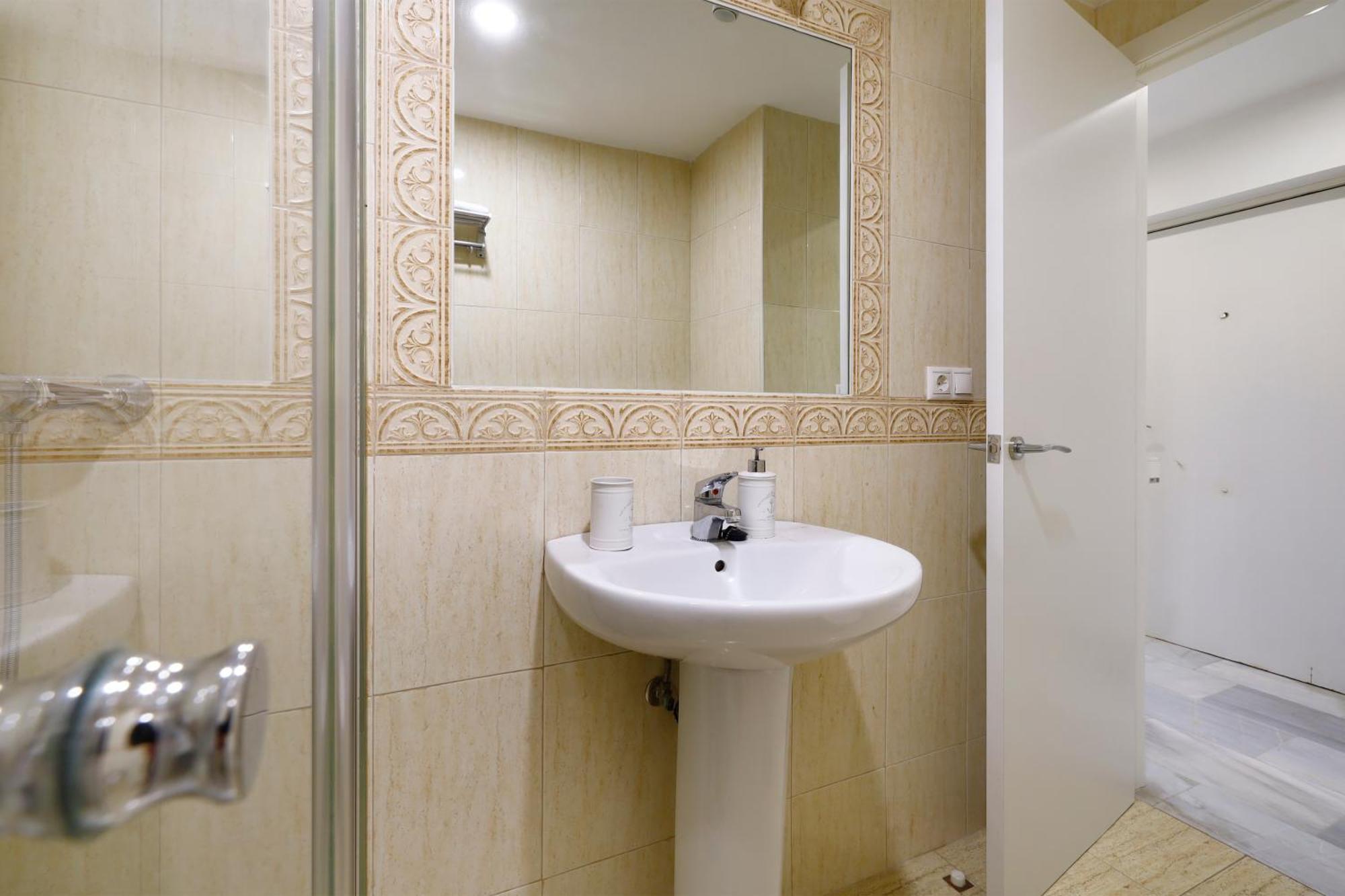 Encanto En La Juderia: Apartamento Con Patio Cordoba Exterior photo